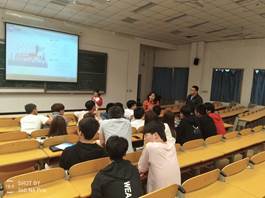 图3 汉达公司巩蒙蒙、曾荣军为应聘学生解答问题